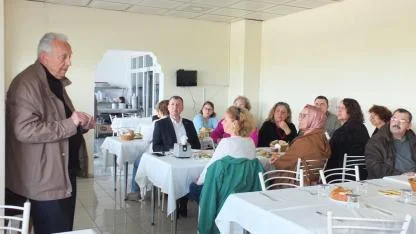 Burhaniye’de Yüksek Öğrenim Derneği üyeleri kahvaltıda buluştu