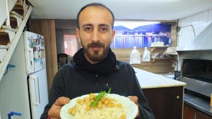 Burhaniyeli lokantacı keşkek günü düzenledi