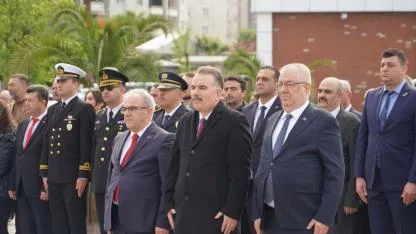 Edremit’te 23 Nisan coşkuyla kutlandı