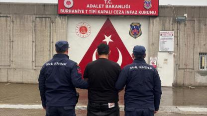 Ege Denizi’nde göçmen kaçakçılarına sahil güvenlik’ten film gibi operasyon