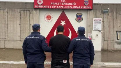 Ege Denizi’nde göçmen kaçakçılarına sahil güvenlik’ten film gibi operasyon