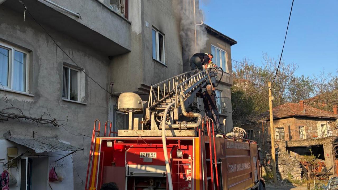 İvrindi’de apartmanda yangın