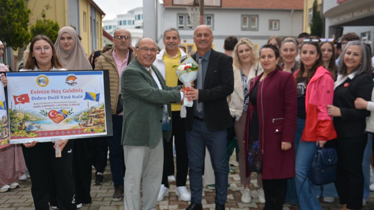 Kardeş Okullar Edremit’te buluştu