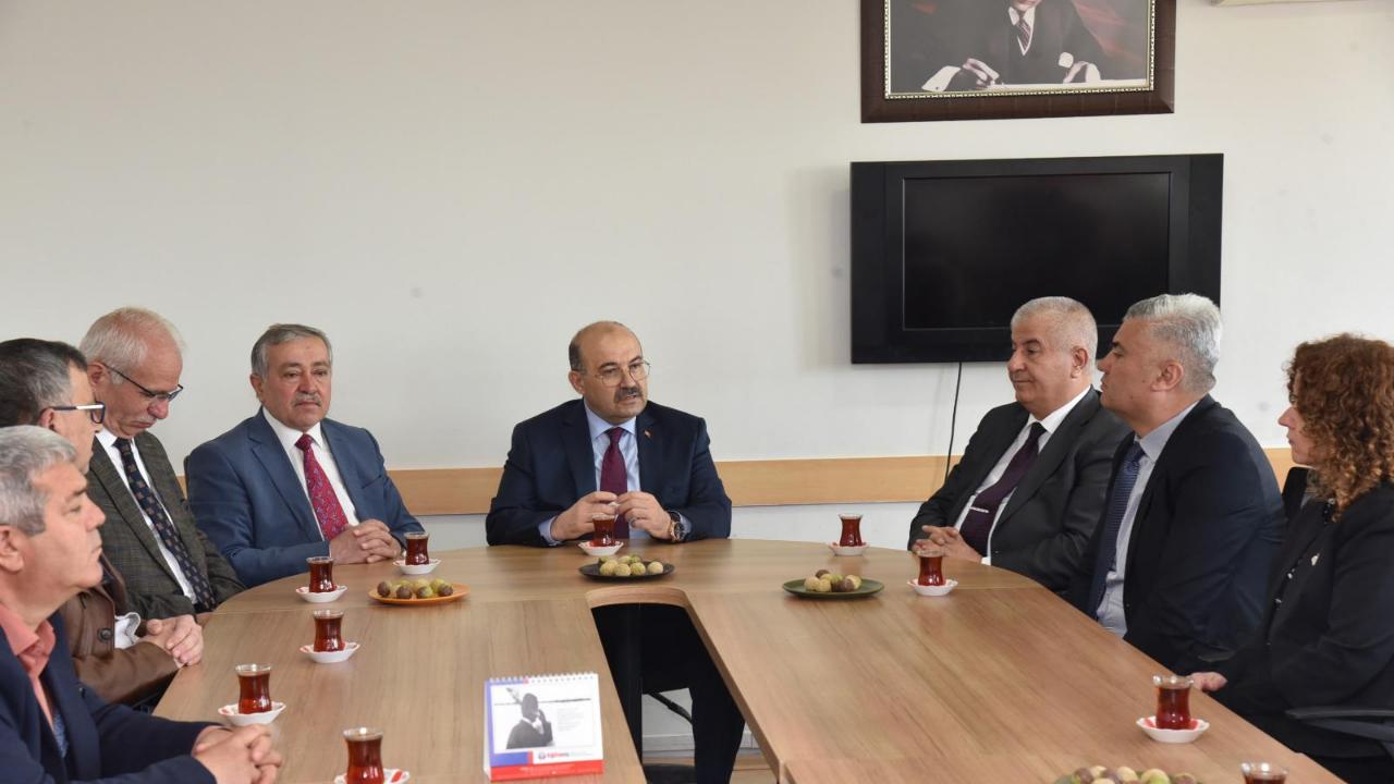 Karesi'de Eğitime Yakın Takip: Vali Ustaoğlu'ndan Mesleki Eğitime Ziyaret