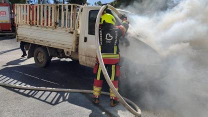 İvrindi’de araç yangını korkuttu