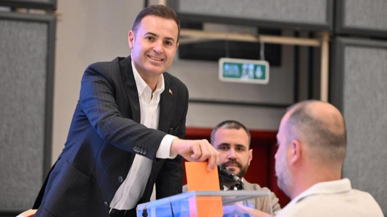 Yağlı Güreş Birliği yeniden ‘Ahmet Akın’ dedi