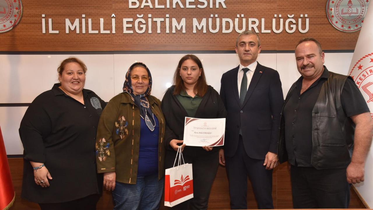 15 Temmuz Demokrasi ve Milli Birlik Günü Yarışmalarında İl Birincileri Ödülleri Verildi.