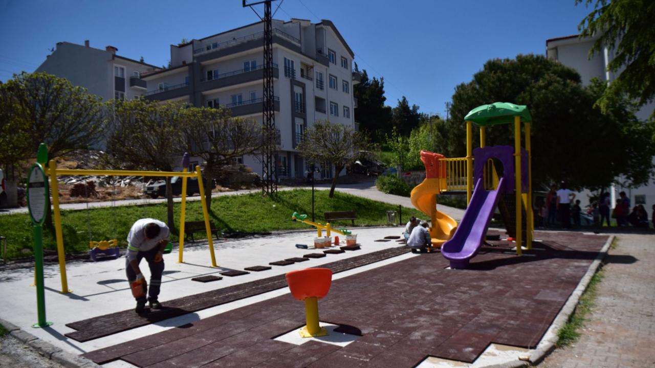Altıeylül’de Park Ve Yeşil Alanlar Yaza Hazırlanıyor