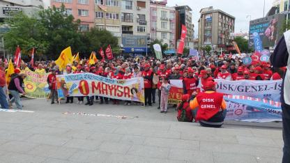 Burhaniye’de 1 Mayıs törenlerle kutlandı