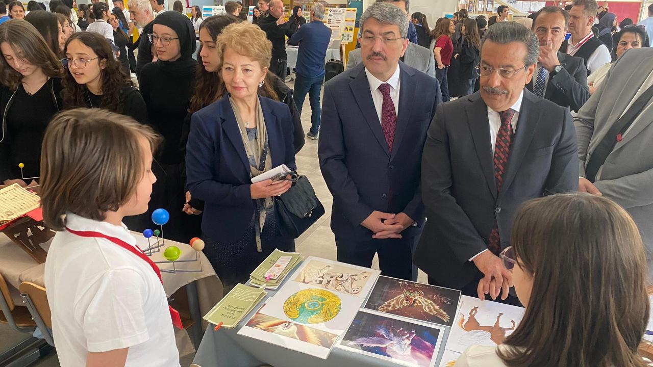 Burhaniye’de Bilim Fuarı yoğun ilgi gördü