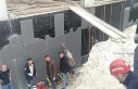 Beton blok altında kalan işçiyi itfaiye kurtardı
