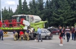 Edremit'te korkunç kaza: Otomobil biçerdöverin altına girdi BALIKESİR