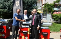 Büyükşehir Dursunbey 'ye 50 Salça Makinası Dağıttı