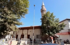 Restorasyon sonrası ilk namaz, ilk heyecan. Edremit Mahkeme Camii yeniden ibadete açıldı   BALIKESİR