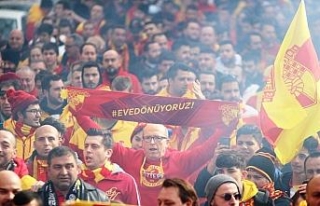 Binlerce Göztepe taraftarı yeni stadyuma yürüdü