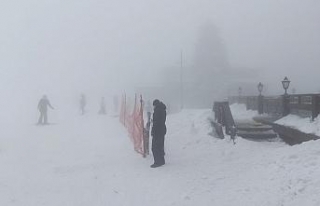Uludağ’da kayakçılara sis engeli