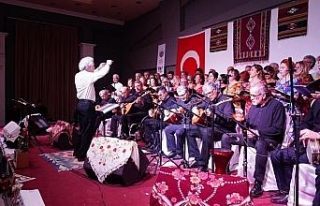 Ayvalık’ta öğretmenlerden Türk Halk Müziği...