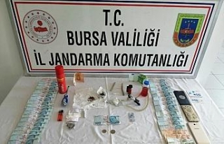 Bursa’da 4 uyuşturucu şüphelisi jandarmadan kaçamadı