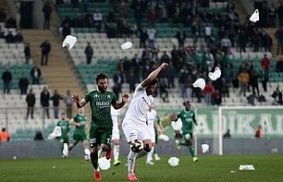 Bursaspor-Altay maçında davetsiz misafir