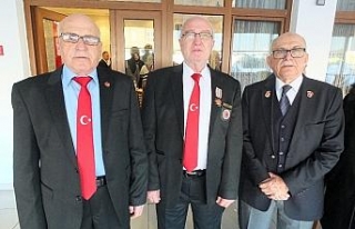 Hak ettikleri madalyalarını 46 yıl sonra alabildiler