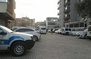 İzmir’de bir kadın uğradığı silahlı saldırıcı...