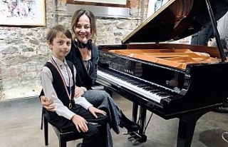Küçük piyanistin Türkiye’ye gurur veren başarısı