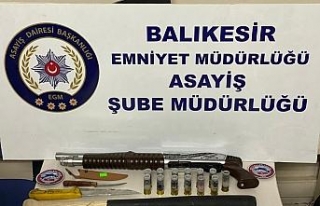 Balıkesir’de polis 9 silah yakaladı