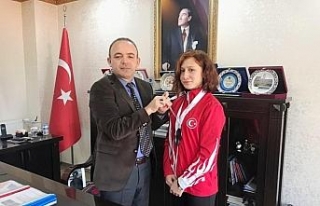 Burhaniye’de Kaymakam Öner, Dünya şampiyonlarını...
