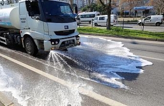 Mudanya’da cadde ve sokaklar yıkanıyor