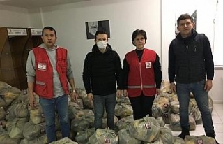 Bandırmaspor’dan 250 aileye erzak yardımı