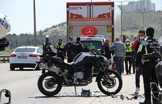 İzmir’de görevli trafik polisi kaza yaptı