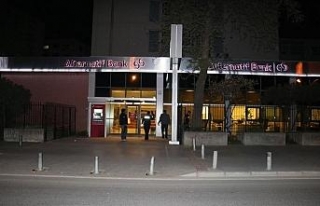 İzmir’de tornavidalı banka soygunu