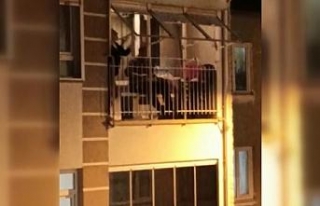 (Özel) Bursa’da balkonda fasıl gecesi