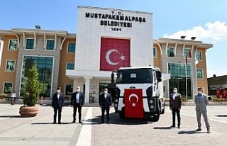 Bakanlıktan Mustafakemalpaşa’ya çöp kamyonu