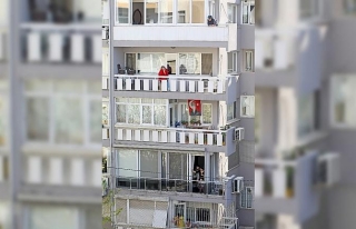 Balkonlar özgürlük simgesi haline geldi