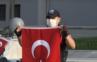 Bursa polisinden anlamlı kutlama