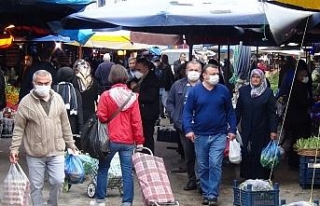 Bursalılar pazarlara akın ettiler