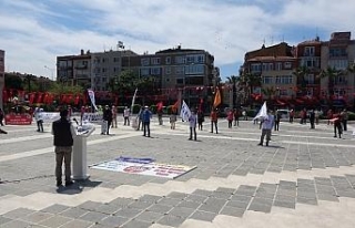 Çanakkale’de sosyal mesafeli 1 Mayıs kutlaması