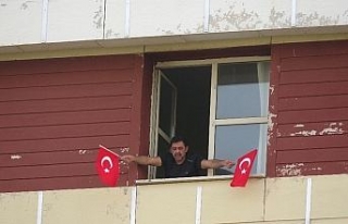 Karantinadaki 98 Türk’ten 19 Mayıs kutlaması