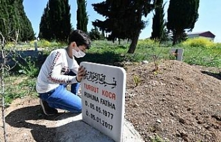 Küçük Hamza özel izinle babasının mezarını...