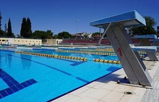 Atatürk yüzme havuzu hizmete açıldı