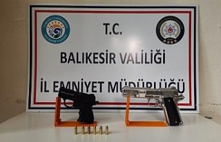 Balıkesir’de polis 9 silah ve 108 fişek ele geçirdi