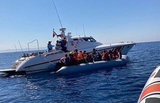 Türk kara sularına geri itilen 44 sığınmacı...