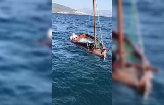 Bursa’da tekne battı...Cankurtaranlar tekneyi ve...