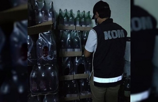 İzmir polisinden sahte içki operasyonu: 11 bin 583...