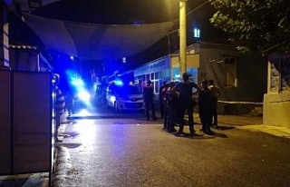 İzmir’de iki grup arasında silahlı kavga: 1 ölü,...