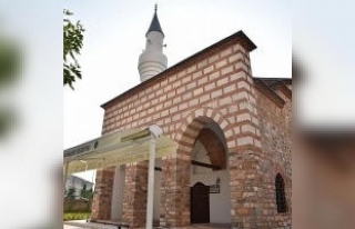 600 yıllık Kefensüzen Camii Mevlid Kandili’nde...