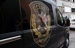 Bursa’da FETÖ/PDY operasyonu: Biri polis 12 kişi...