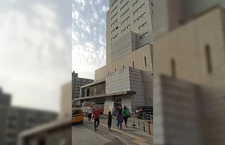 Demokrasi Meydanı’ndaki boş hastane binası çarşı...