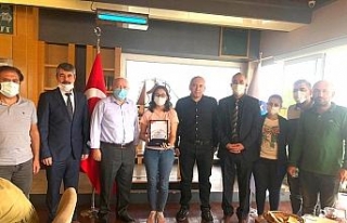 Türkiye ikincisi olan başarılı öğrenci ödüllendirildi